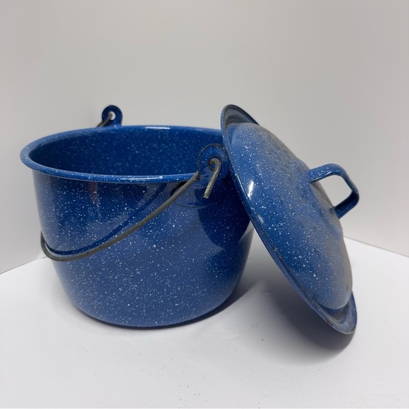 Decorative Enamelware Blue Speckled Pot with Lid - Picture 2 of 7